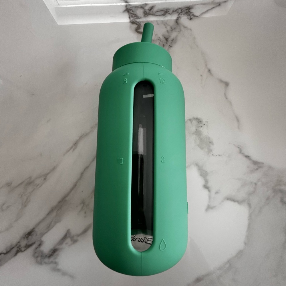 Bunk Green Glass Water Bottle with Straw